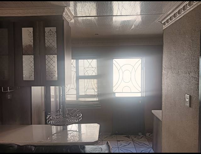3 BEDROOM FREEHOLD FOR SALE IN WINDMILL PARK